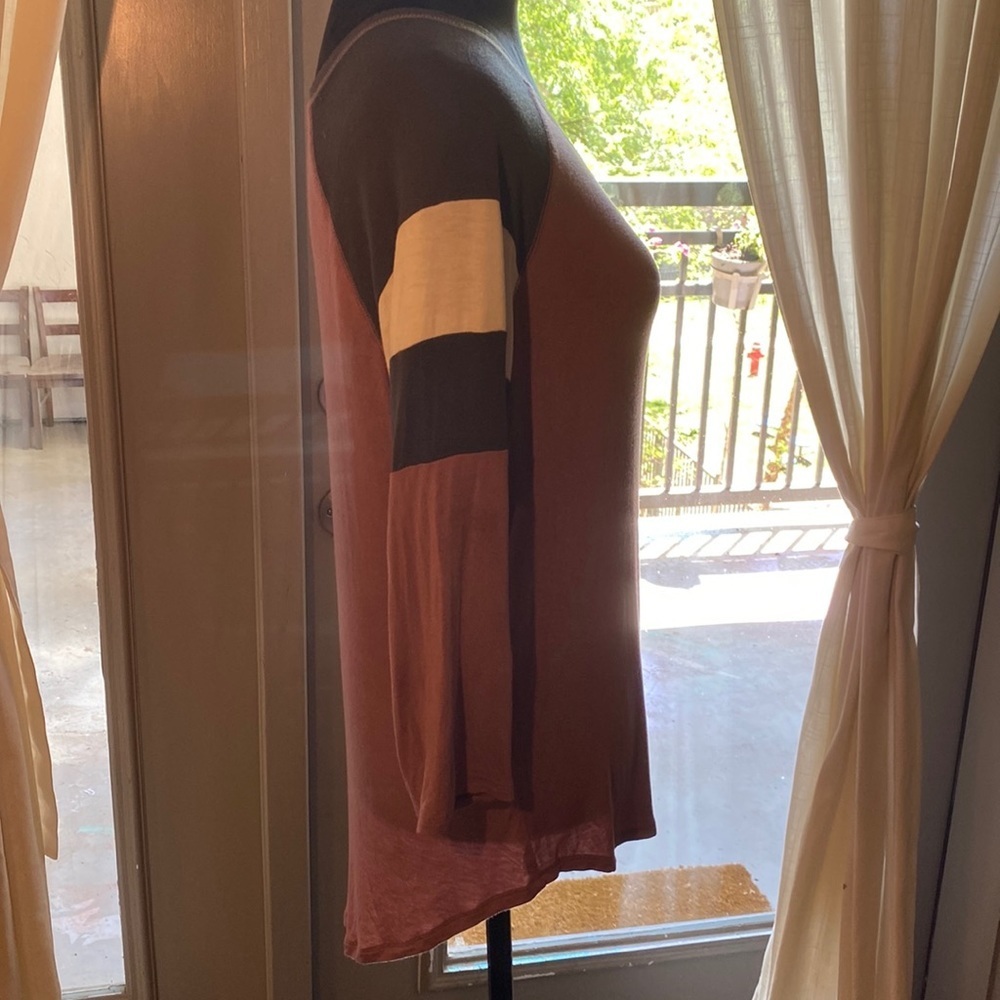 24/7 Maurices mauve pink dark gray & white jersey like womens top casual shirt S - Picture 3 of 7